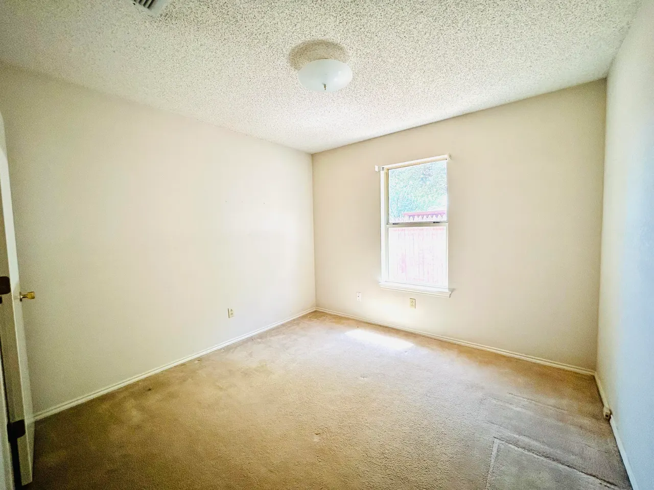 Photo 13 — 9617 Dover Avenue, Lubbock, TX 79424