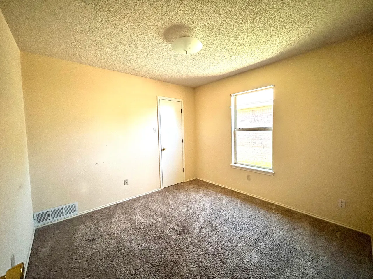Photo 12 — 9617 Dover Avenue, Lubbock, TX 79424