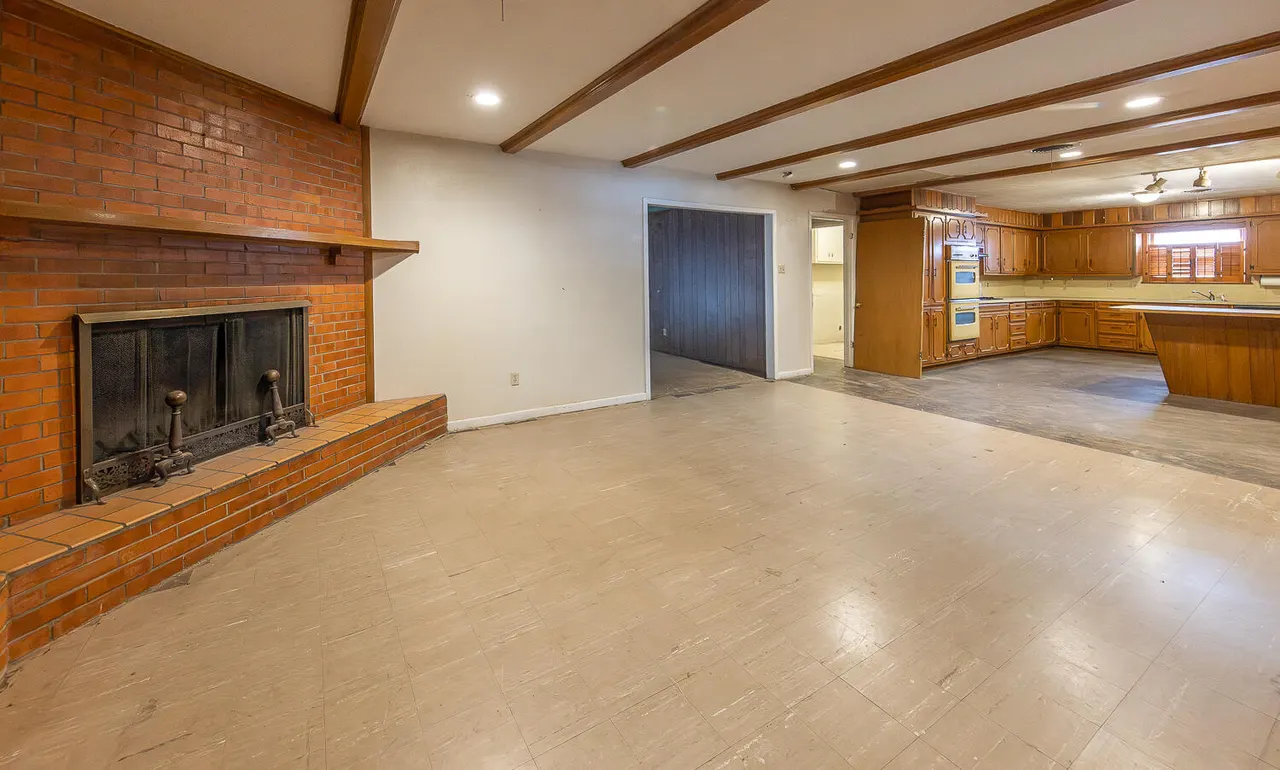 Photo 2 — 5215 27th Street, Lubbock, TX 79407