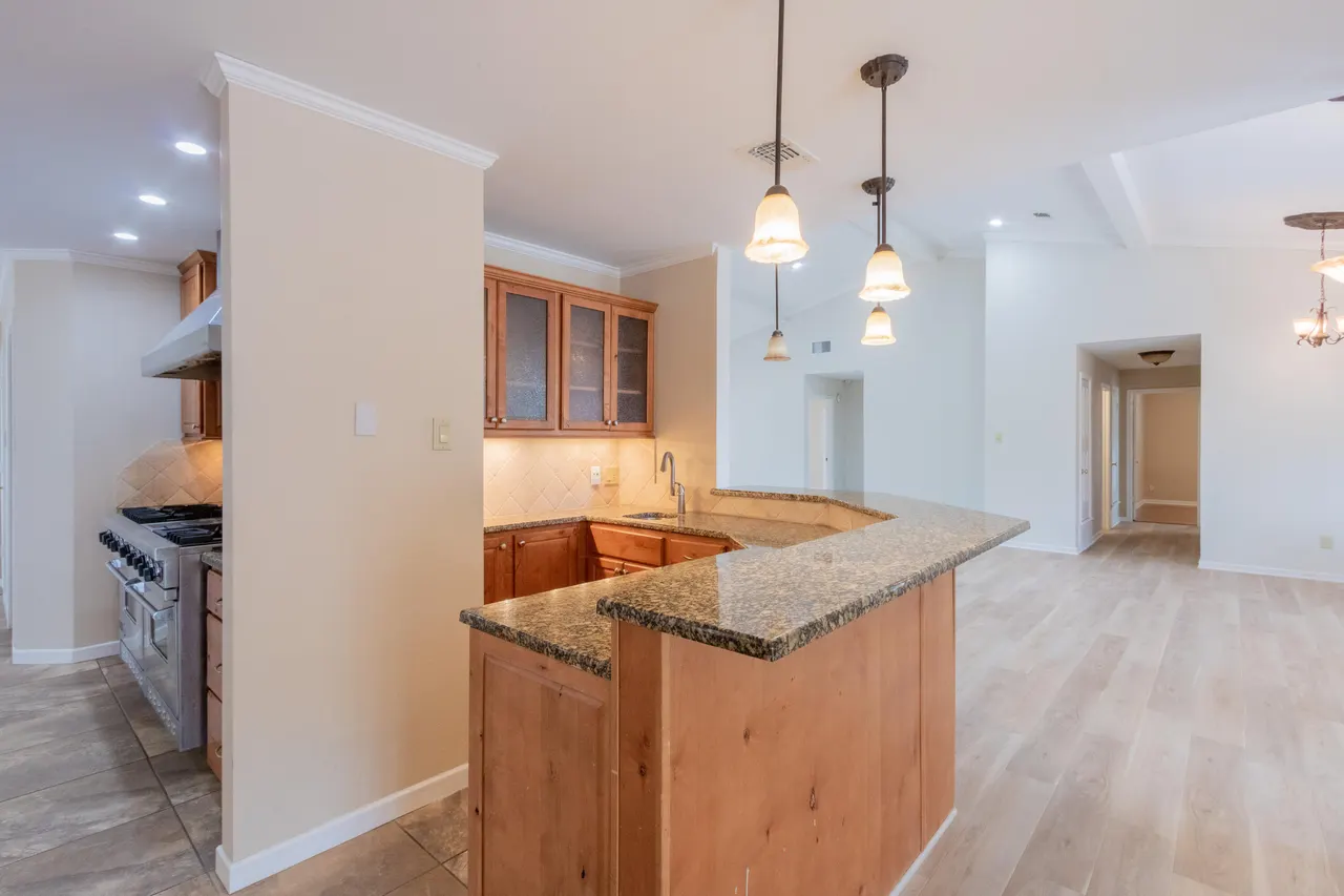 Photo 12 — 303 York Avenue, Lubbock, TX 79416