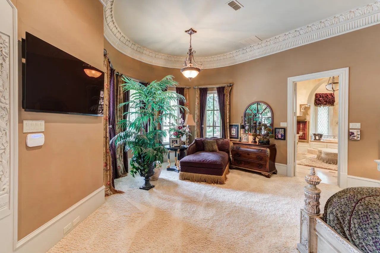 Photo 49 — 11002 Richmond Avenue, Lubbock, TX 79424