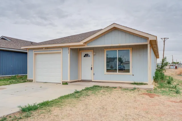Front exterior — 2832 E 7th Street, Lubbock, TX 79403
