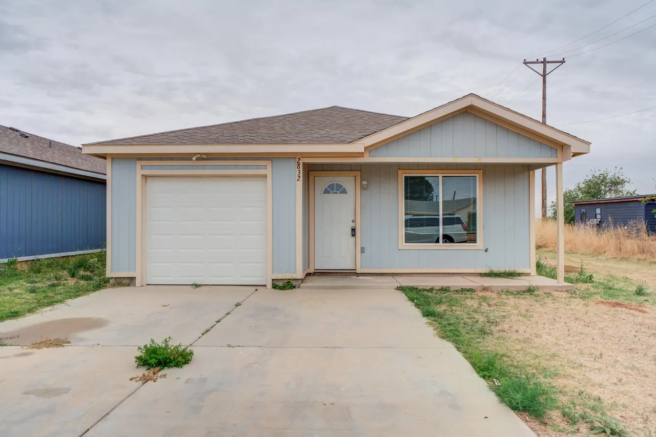 Photo 2 — 2832 E 7th Street, Lubbock, TX 79403