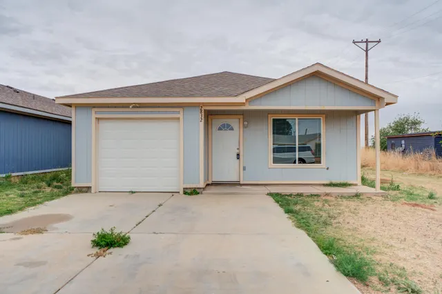 Photo 2 — 2832 E 7th Street, Lubbock, TX 79403
