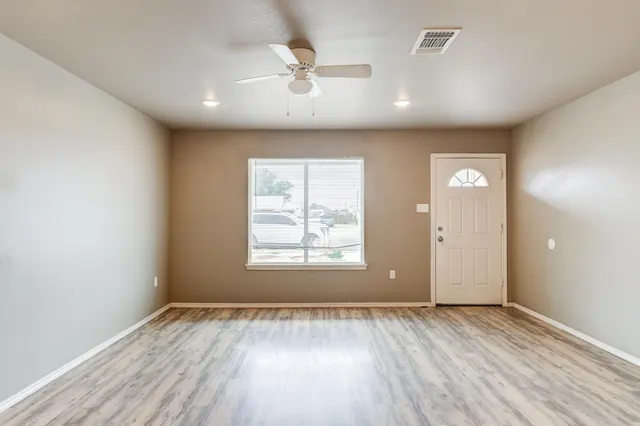 Photo 4 — 2832 E 7th Street, Lubbock, TX 79403