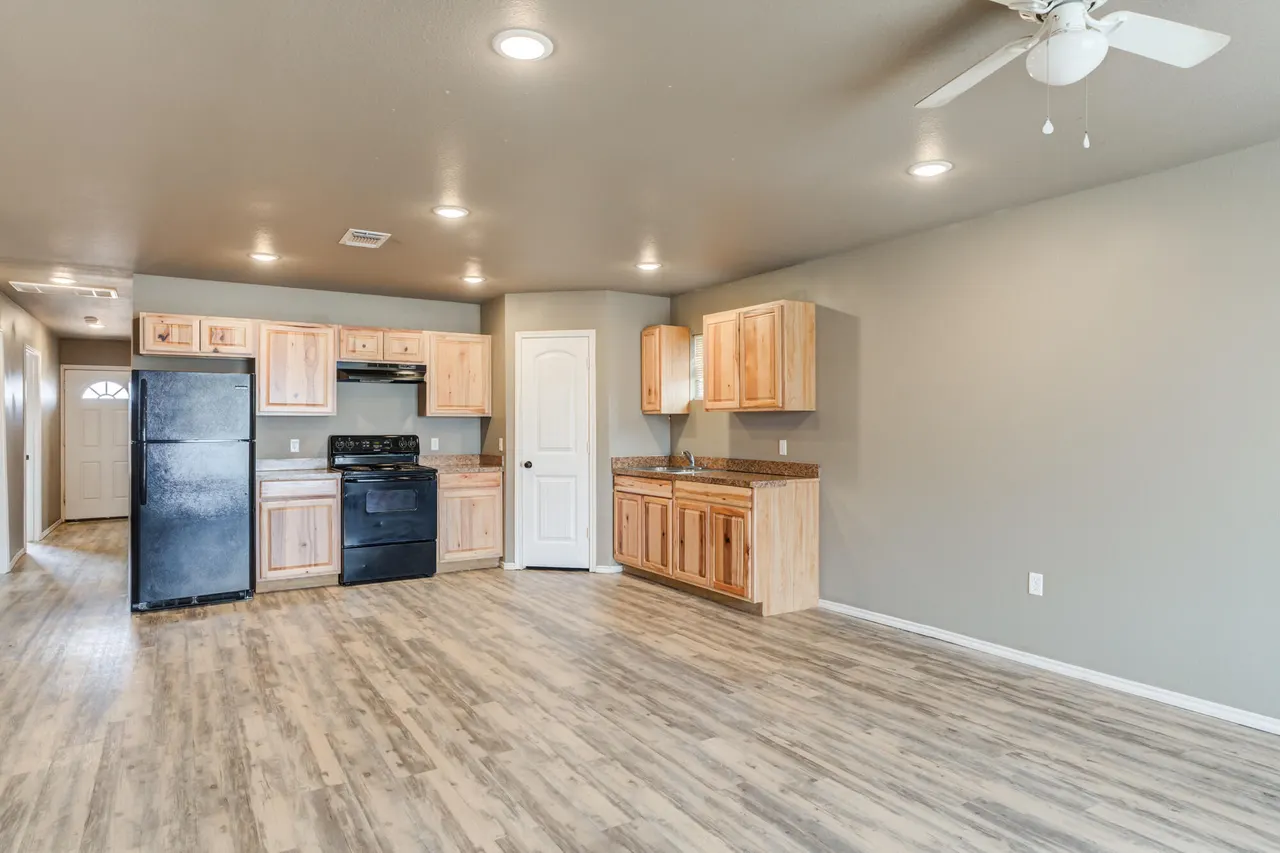 Photo 8 — 2832 E 7th Street, Lubbock, TX 79403