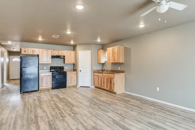 Photo 8 — 2832 E 7th Street, Lubbock, TX 79403