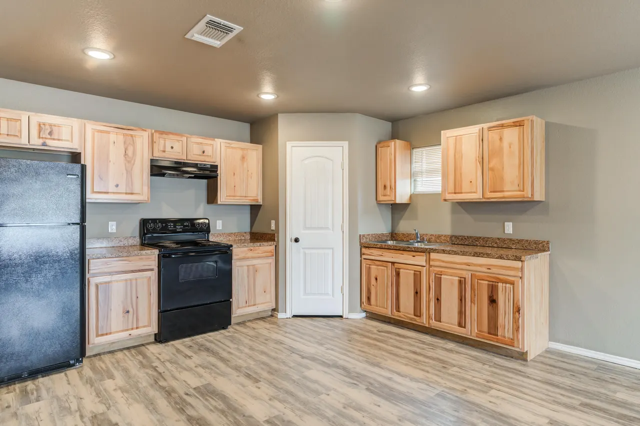 Photo 9 — 2832 E 7th Street, Lubbock, TX 79403