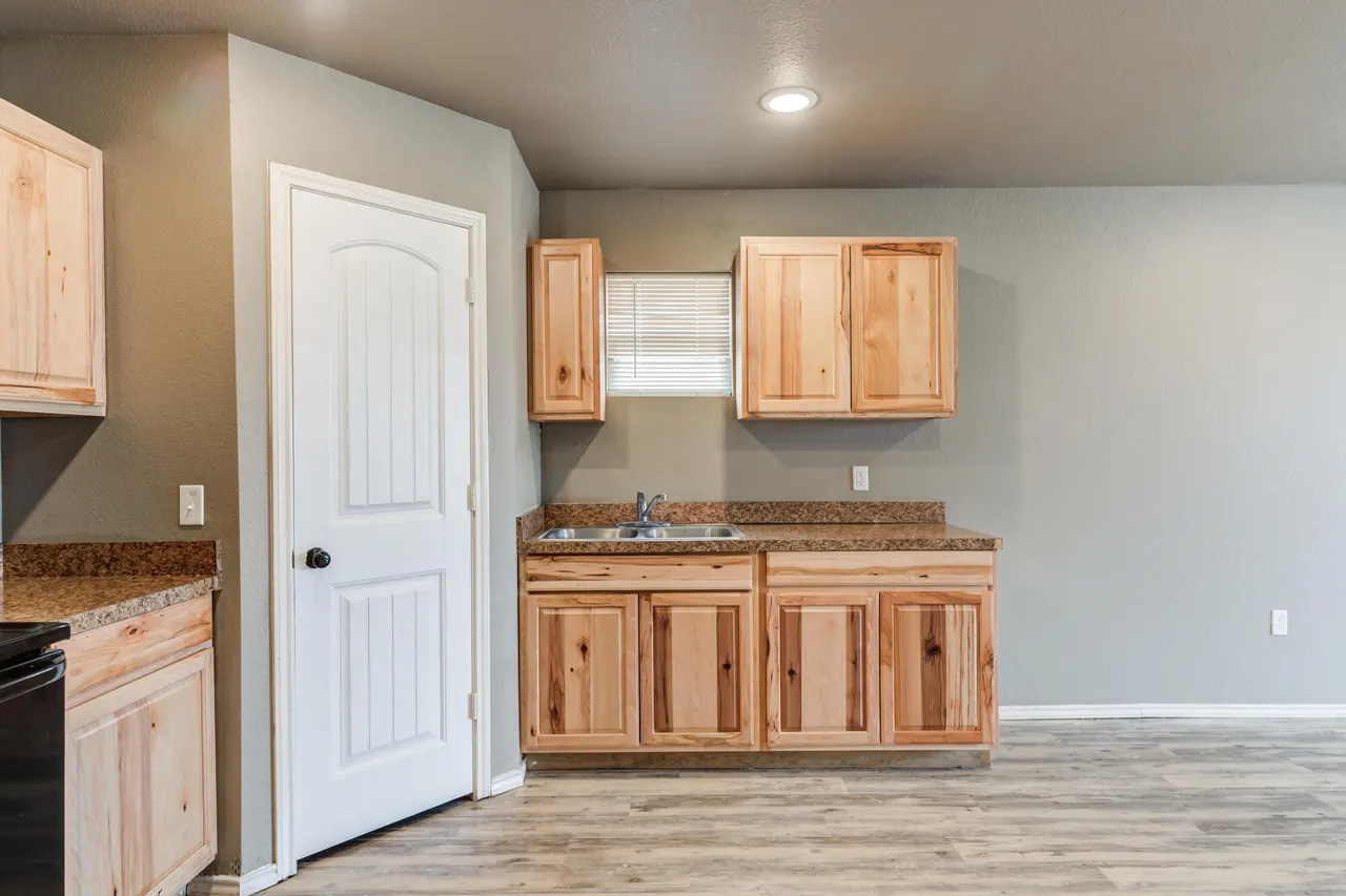 Photo 11 — 2832 E 7th Street, Lubbock, TX 79403