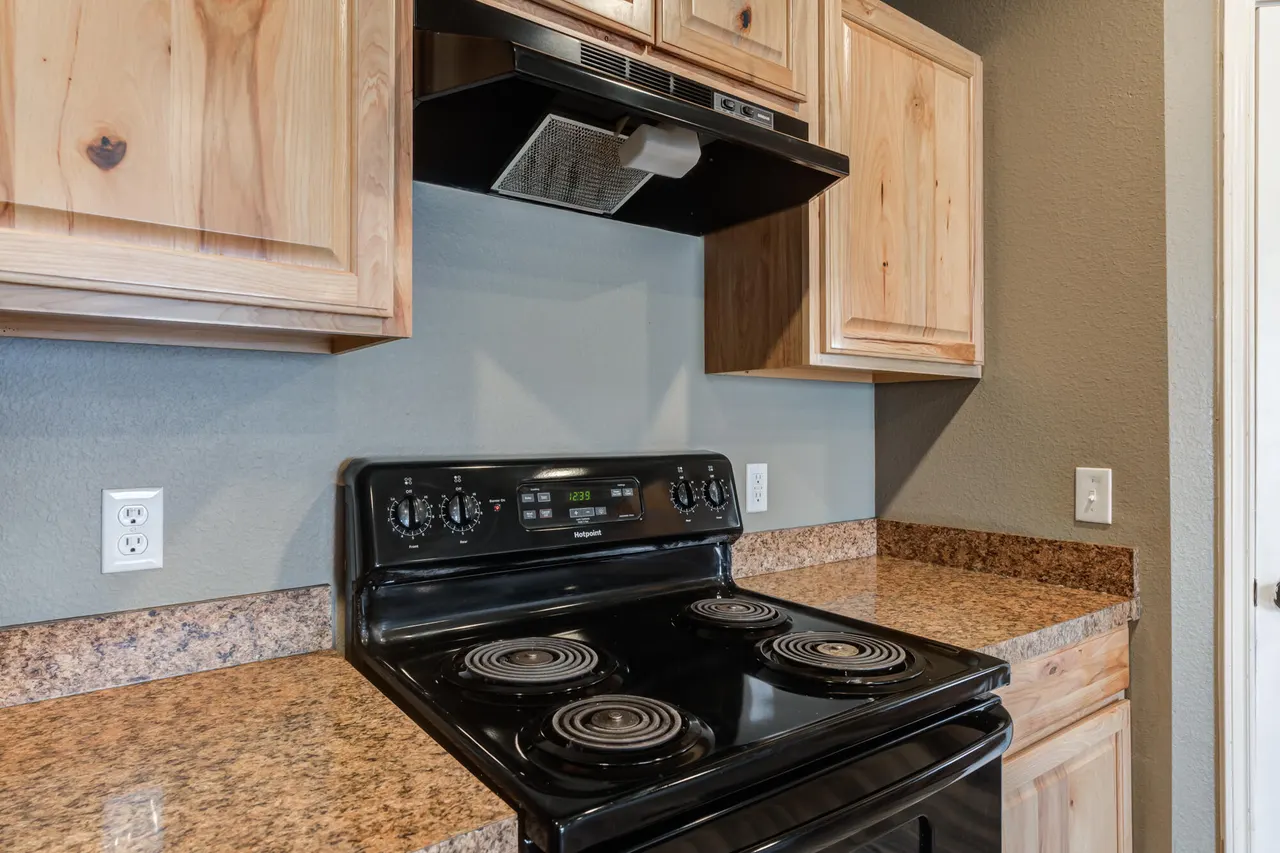 Photo 12 — 2832 E 7th Street, Lubbock, TX 79403