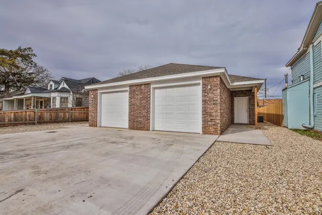 Photo 3 — 2004 23rd Street, Lubbock, TX 79411