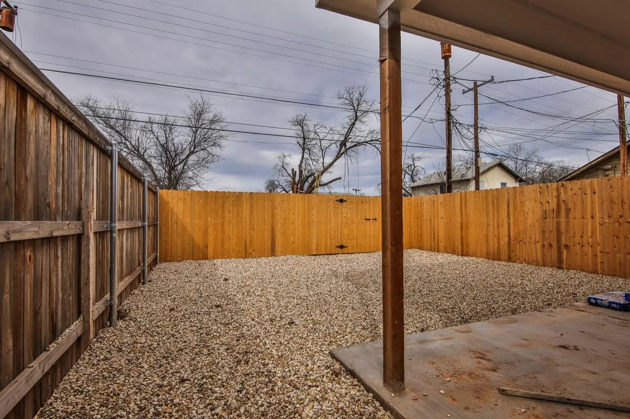 Photo 4 — 2004 23rd Street, Lubbock, TX 79411
