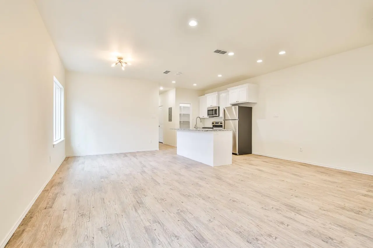 Photo 6 — 2004 23rd Street, Lubbock, TX 79411