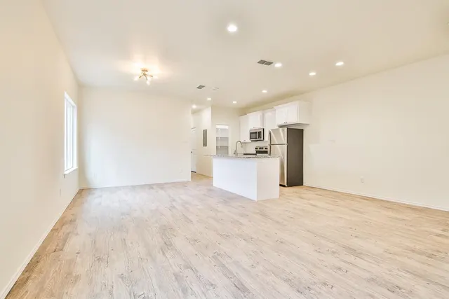 Photo 6 — 2004 23rd Street, Lubbock, TX 79411