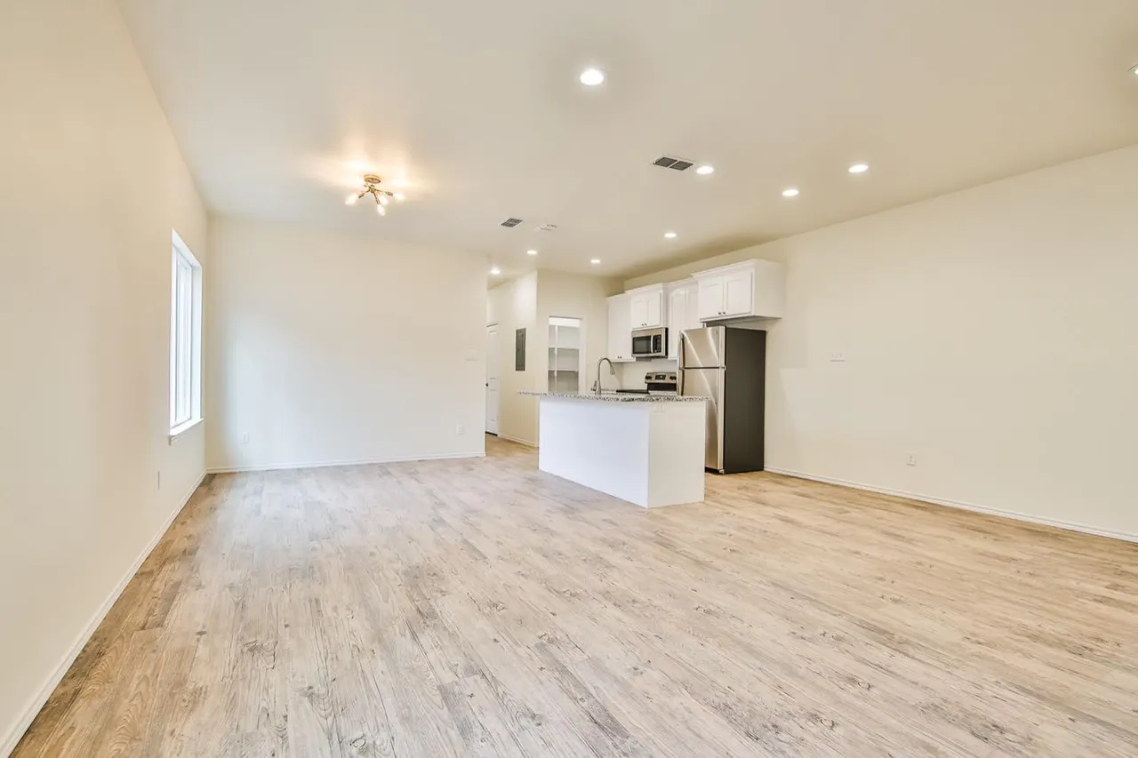 Photo 7 — 2004 23rd Street, Lubbock, TX 79411