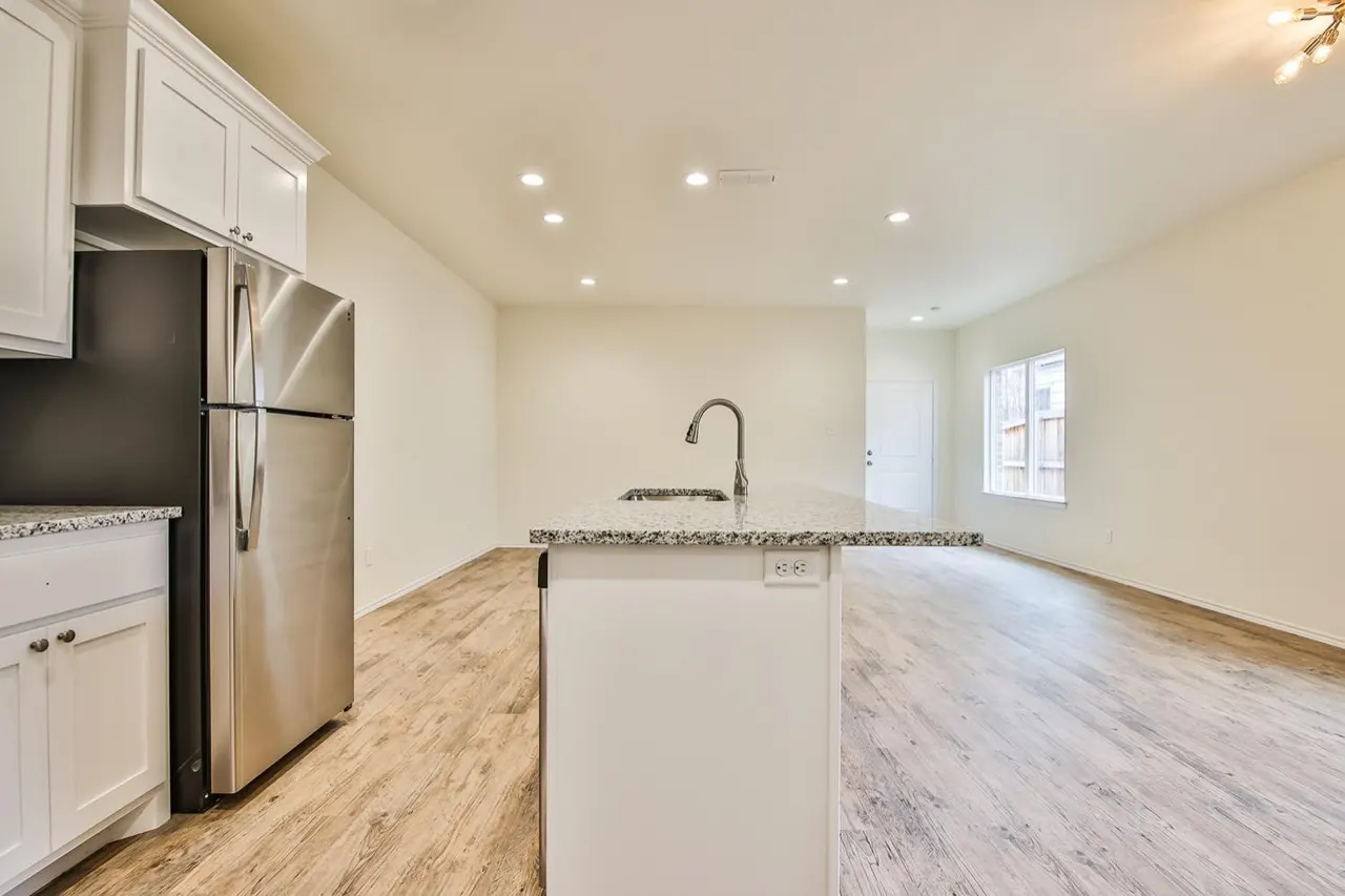 Photo 11 — 2004 23rd Street, Lubbock, TX 79411