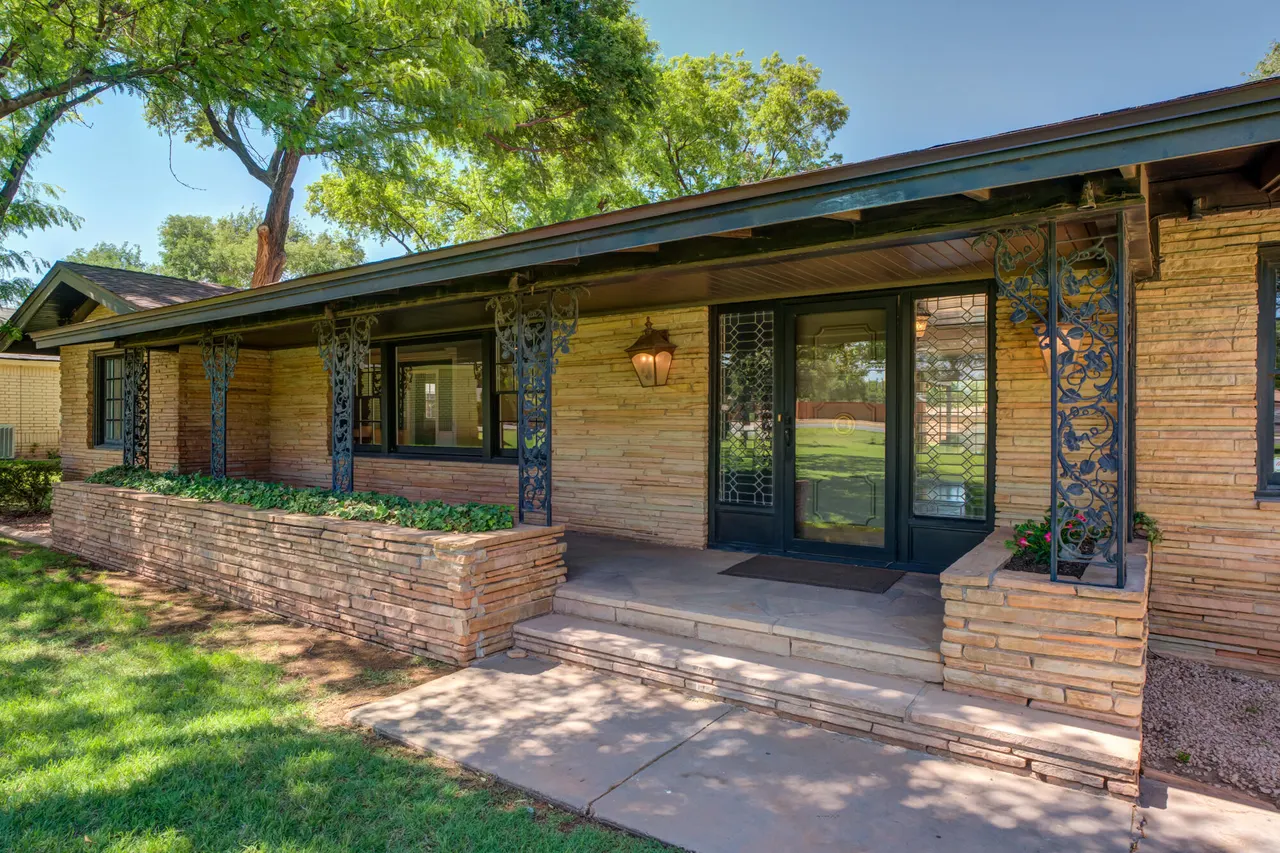 Photo 9 — 4902 19th Street, Lubbock, TX 79407