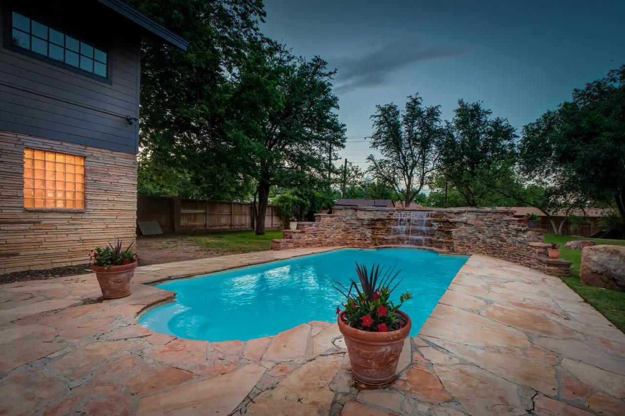 Photo 52 — 4902 19th Street, Lubbock, TX 79407