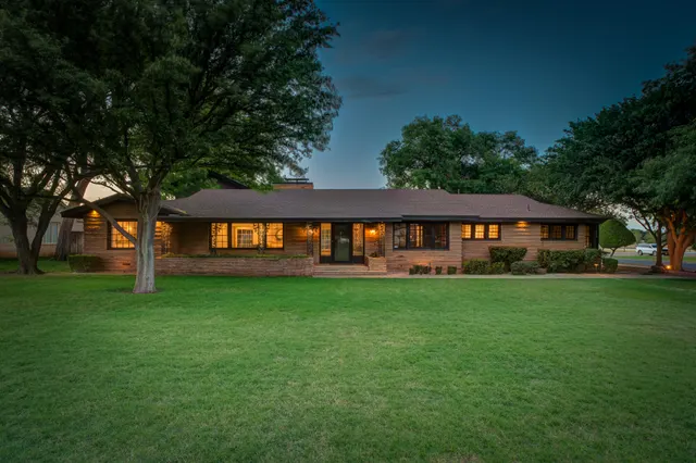 Photo 2 — 4902 19th Street, Lubbock, TX 79407