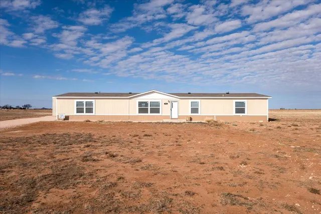 Front exterior — 516 Sage Road, Tahoka, TX 79373