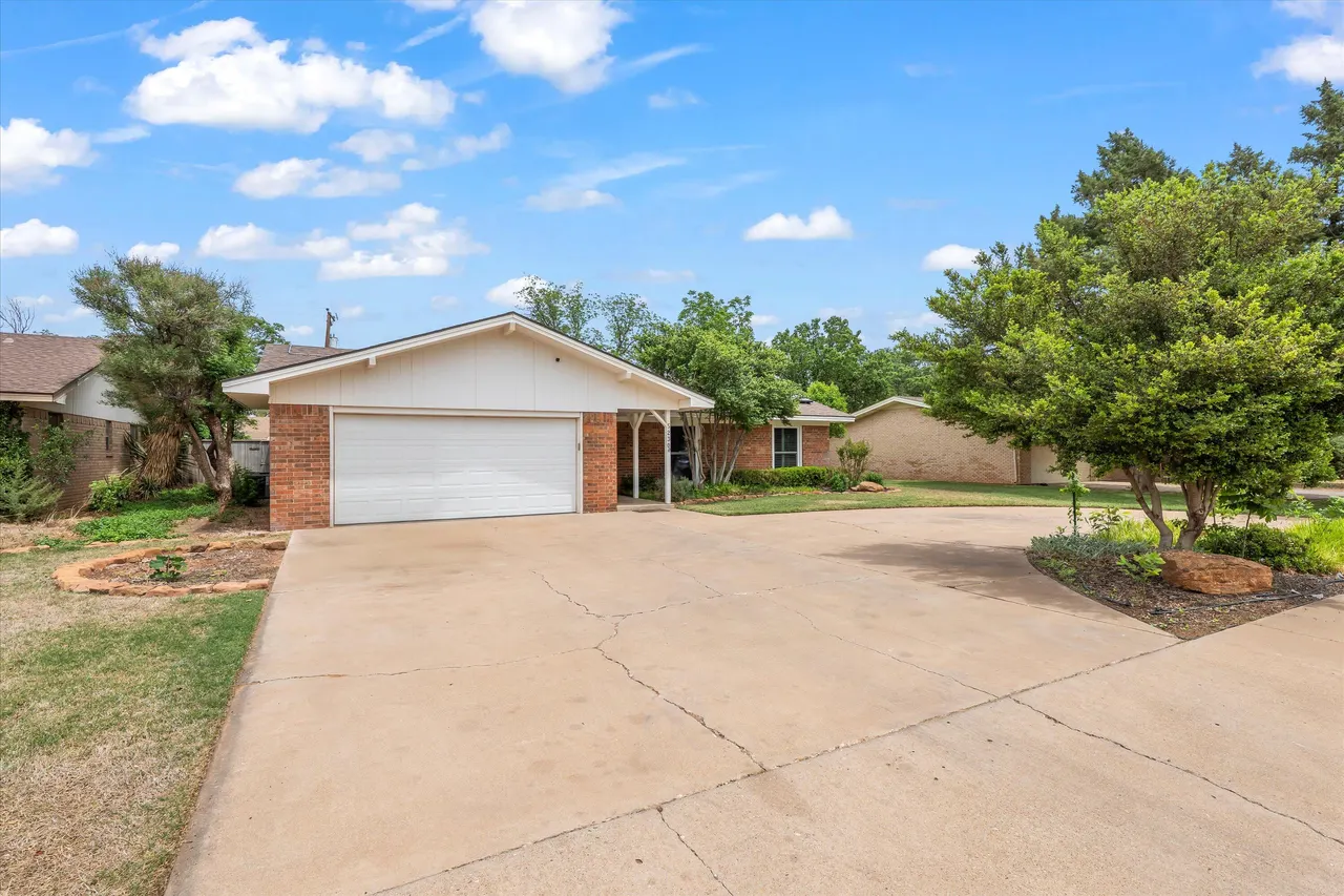 Photo 3 — 5230 17th Street, Lubbock, TX 79416