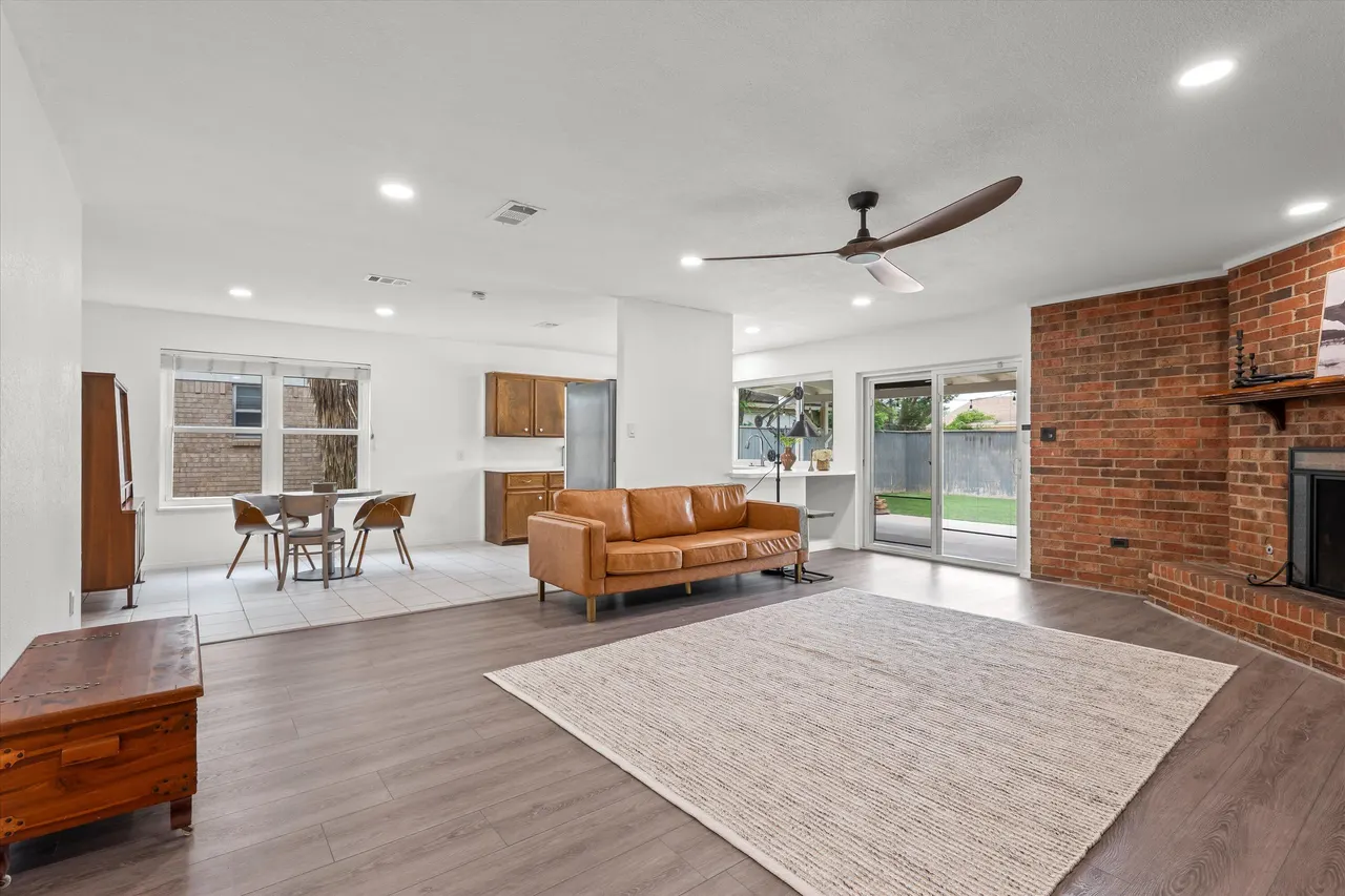 Photo 6 — 5230 17th Street, Lubbock, TX 79416