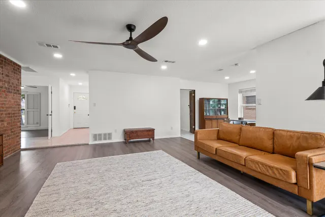 Photo 7 — 5230 17th Street, Lubbock, TX 79416