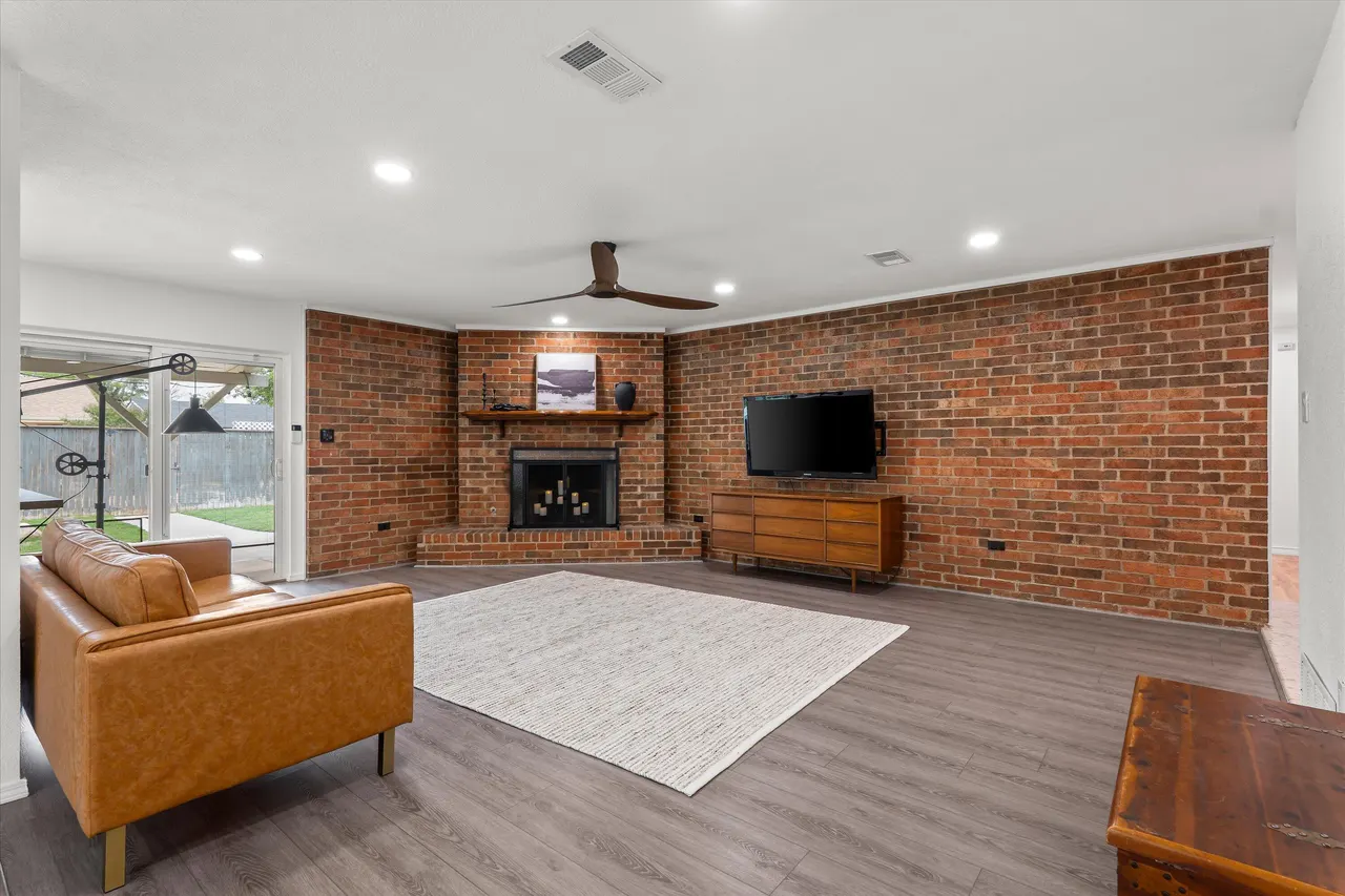 Photo 8 — 5230 17th Street, Lubbock, TX 79416