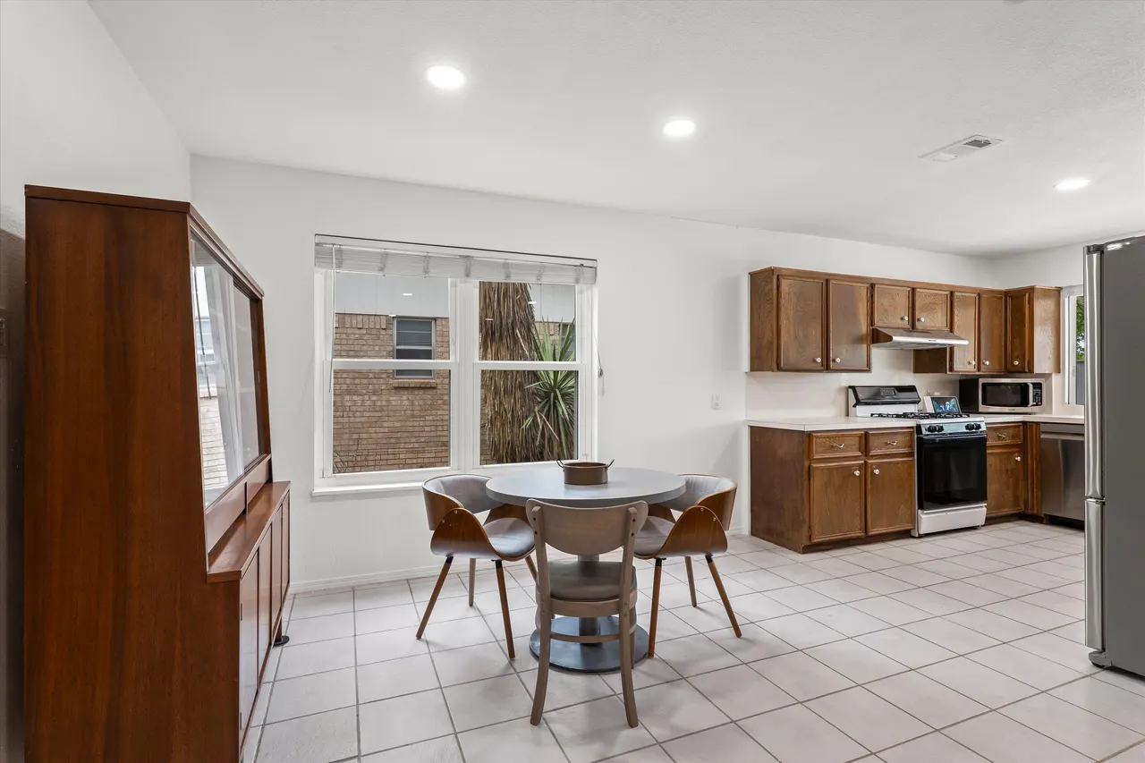 Photo 10 — 5230 17th Street, Lubbock, TX 79416