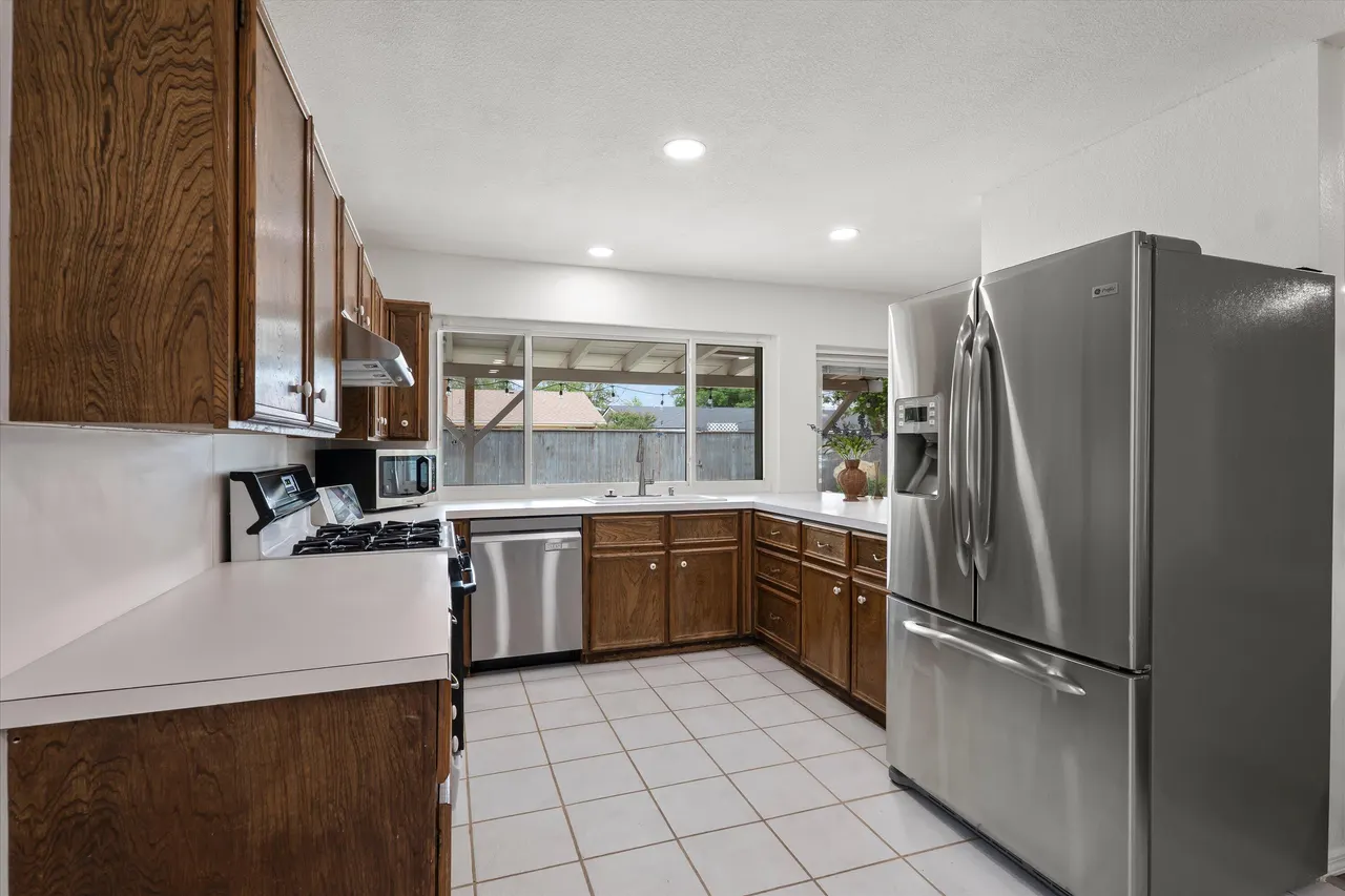Photo 11 — 5230 17th Street, Lubbock, TX 79416