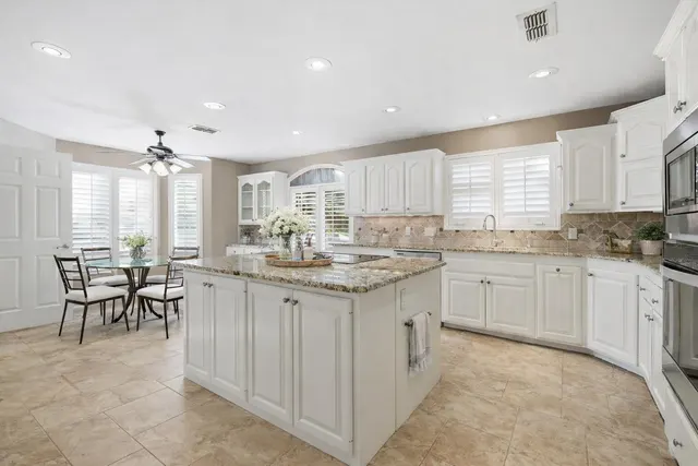 Photo 6 — 1703 E Casa Linda Lane, Brownfield, TX 79316