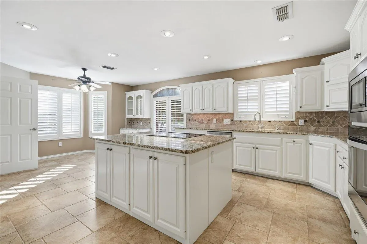 Photo 17 — 1703 E Casa Linda Lane, Brownfield, TX 79316