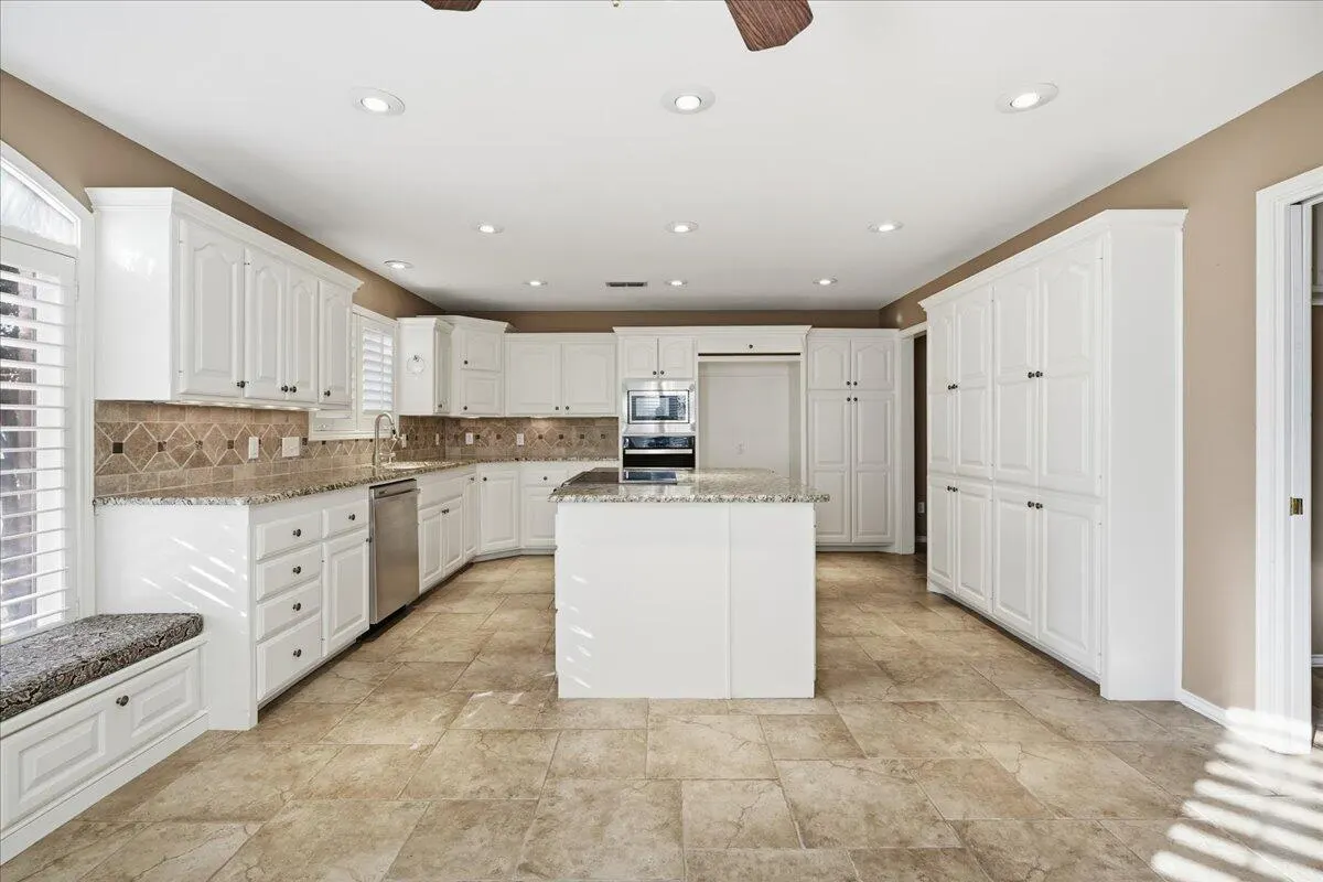 Photo 19 — 1703 E Casa Linda Lane, Brownfield, TX 79316