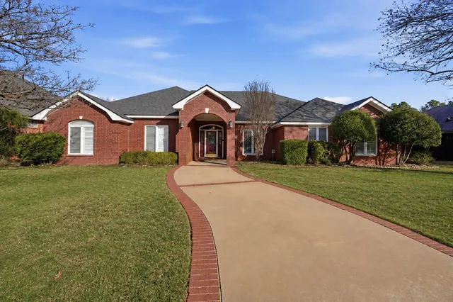 Front exterior — 1703 E Casa Linda Lane, Brownfield, TX 79316