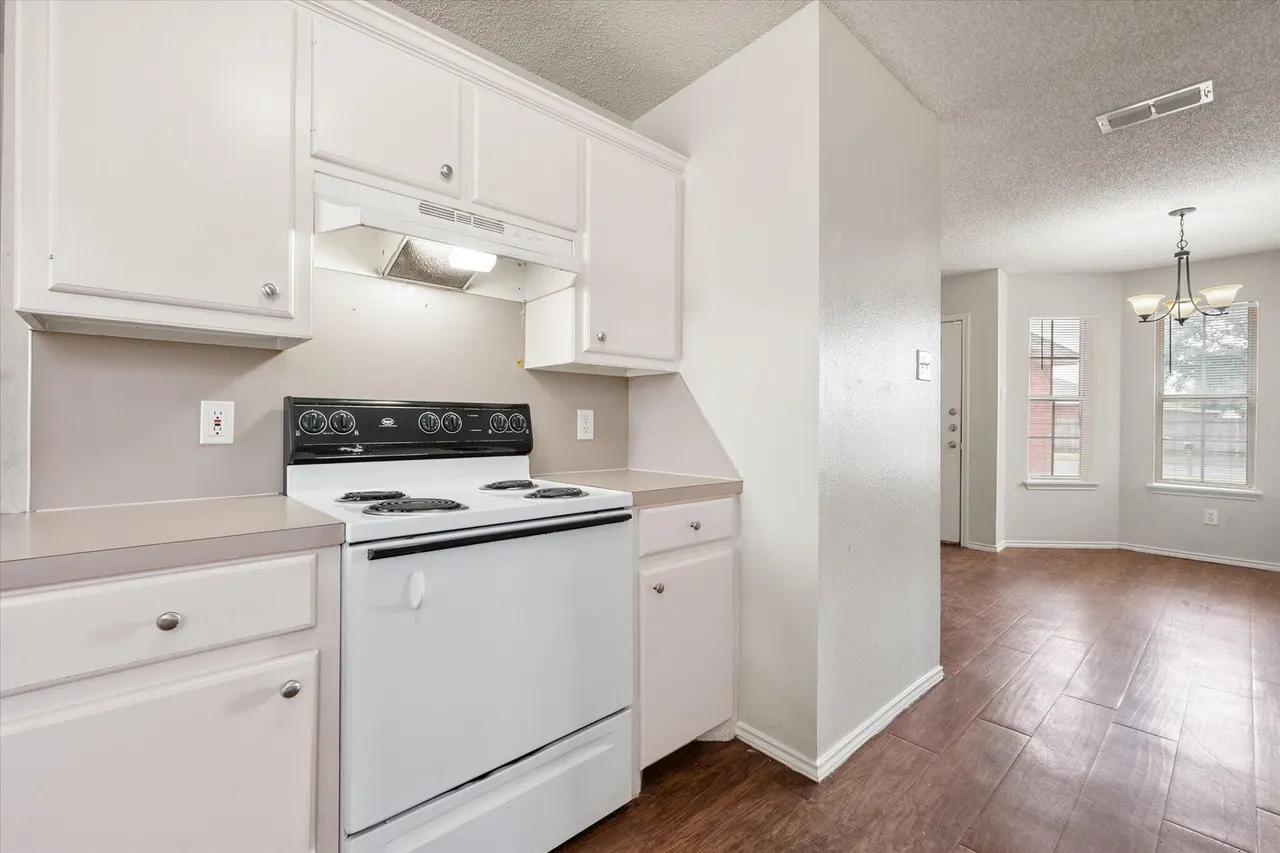 Photo 10 — 1704 75th Street, Lubbock, TX 79423
