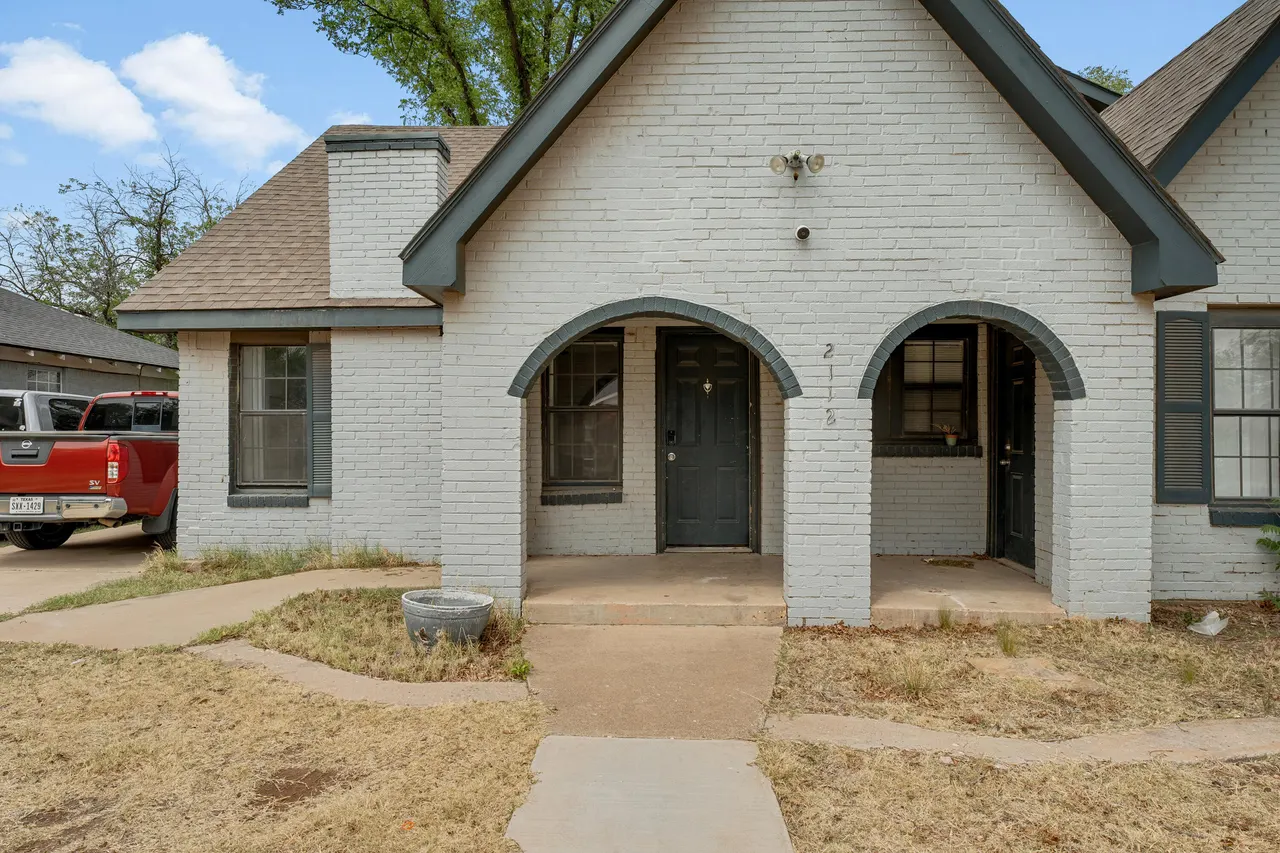 Photo 2 — 2112 27th Street, Lubbock, TX 79411