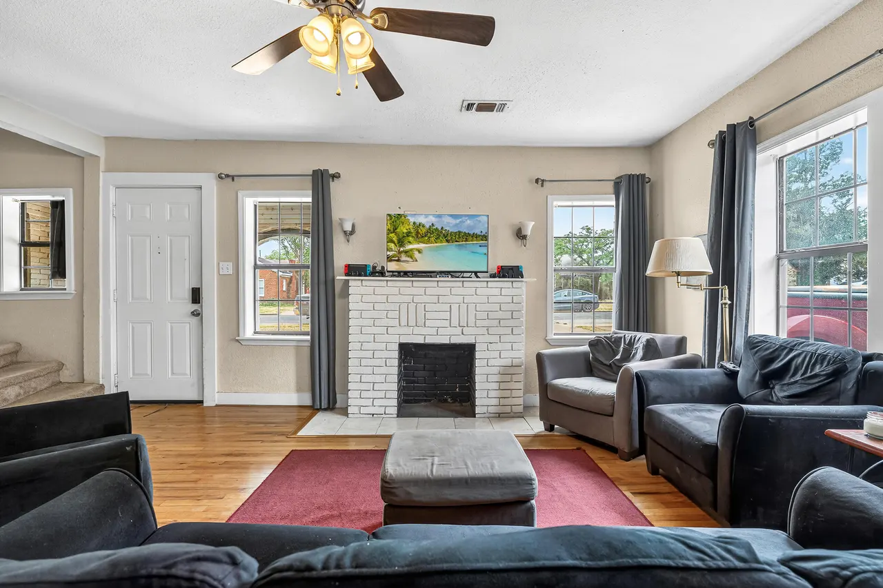 Photo 4 — 2112 27th Street, Lubbock, TX 79411