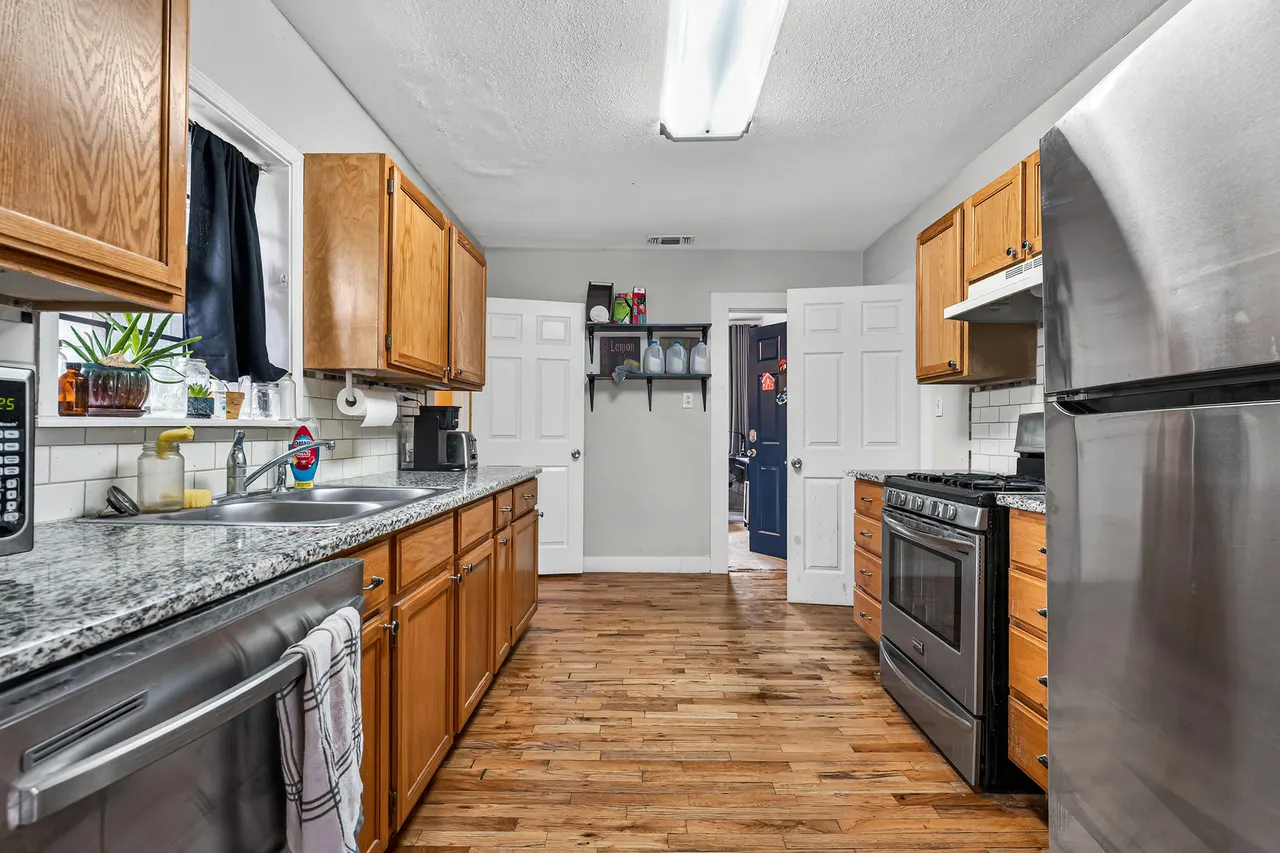 Photo 9 — 2112 27th Street, Lubbock, TX 79411