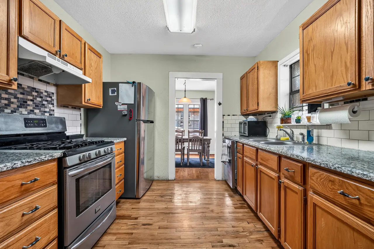 Photo 10 — 2112 27th Street, Lubbock, TX 79411