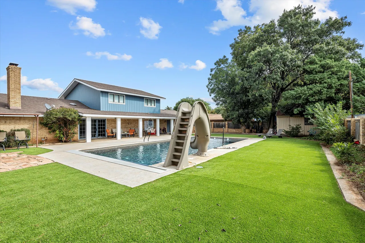 Photo 2 — 116 E 26th Street, Littlefield, TX 79339