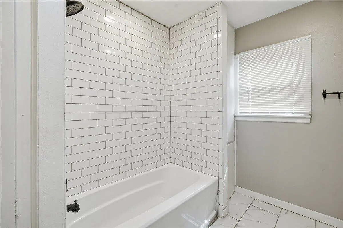 Photo 12 — 2520 38th Street, Lubbock, TX 79413