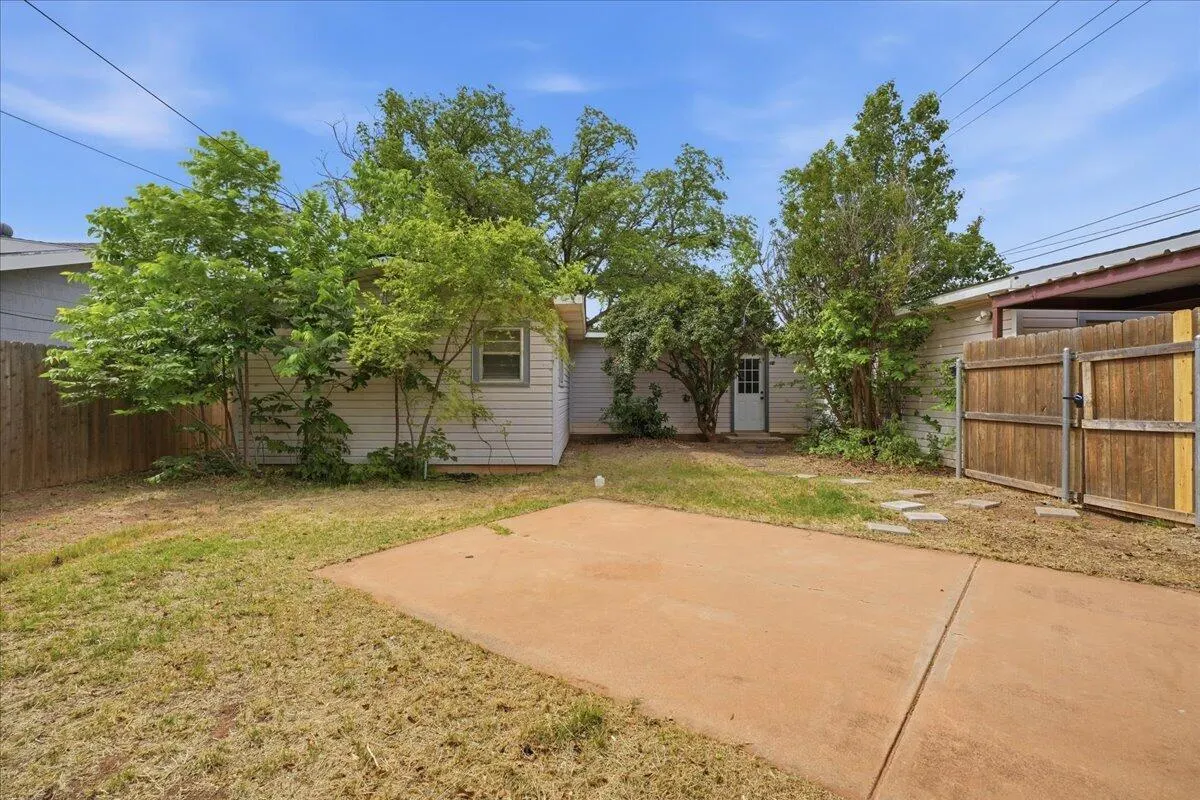 Photo 21 — 2520 38th Street, Lubbock, TX 79413