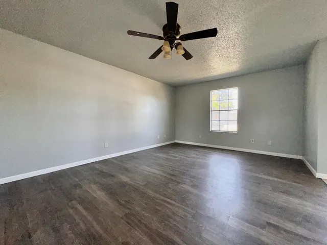 Photo 8 — 4707 48th Street, Lubbock, TX 79414