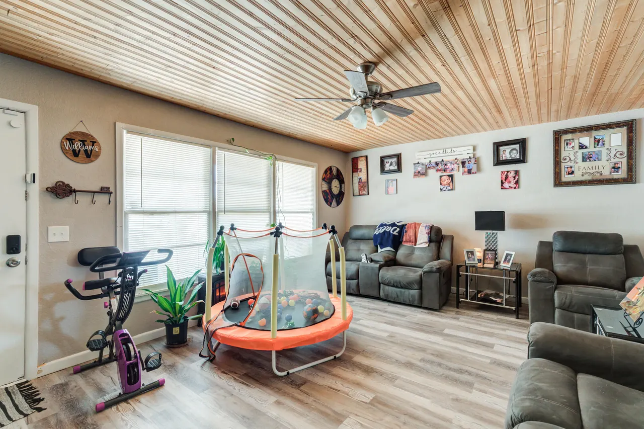 Photo 7 — 3102 39th Street, Lubbock, TX 79413