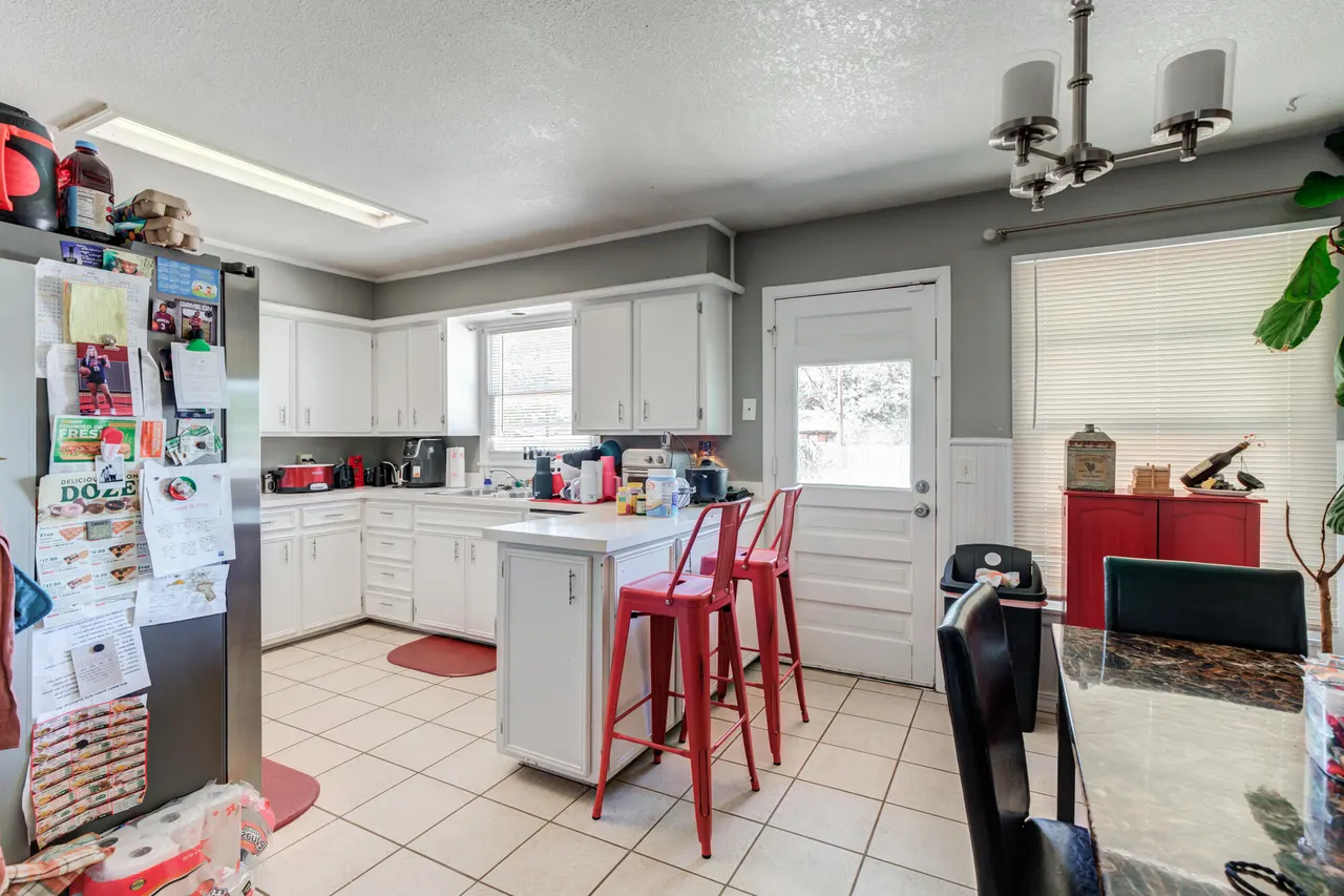 Photo 10 — 3102 39th Street, Lubbock, TX 79413