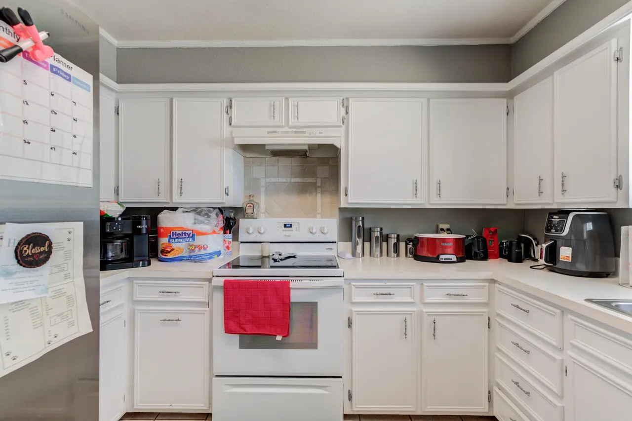 Photo 12 — 3102 39th Street, Lubbock, TX 79413