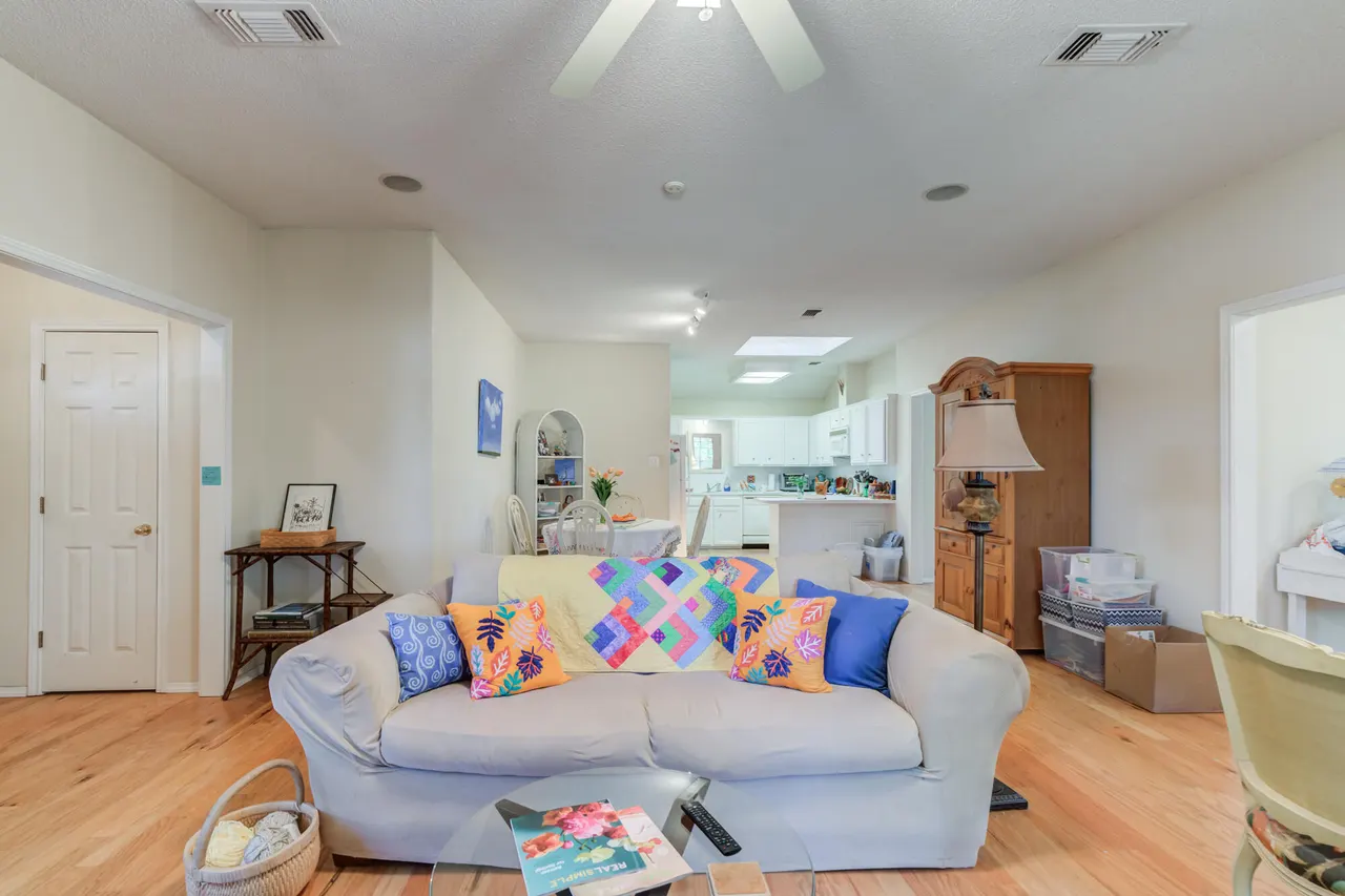 Photo 11 — 5902 Richmond Avenue, Lubbock, TX 79414