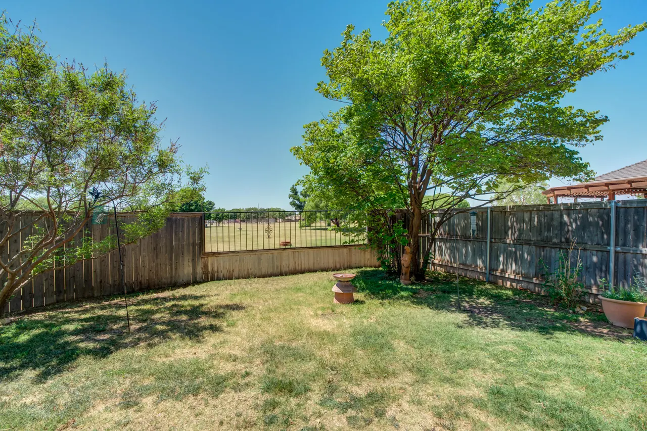 Photo 5 — 5902 Richmond Avenue, Lubbock, TX 79414