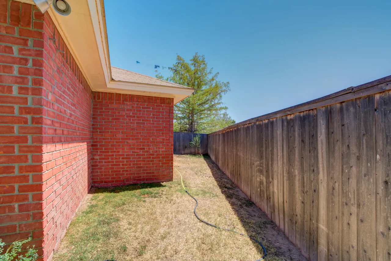 Photo 37 — 5902 Richmond Avenue, Lubbock, TX 79414
