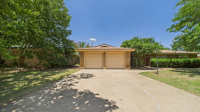 Photo 5 — 3022 67th Street, Lubbock, TX 79413